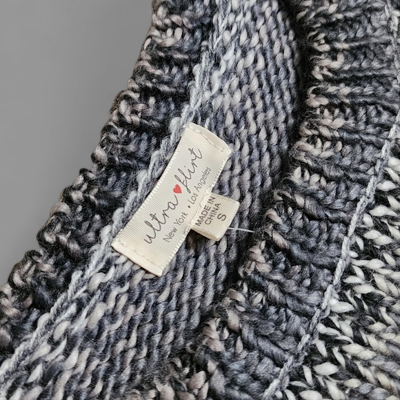 NWT, Ultra Flirt Women's Gray,Multicolor Knit Striped, Crewneck Sweater - Picture 8 of 9